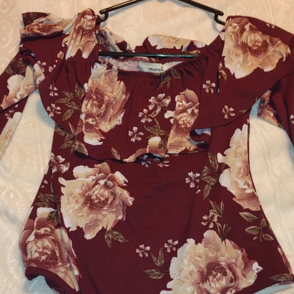 Clothes - Picture 10 of 17